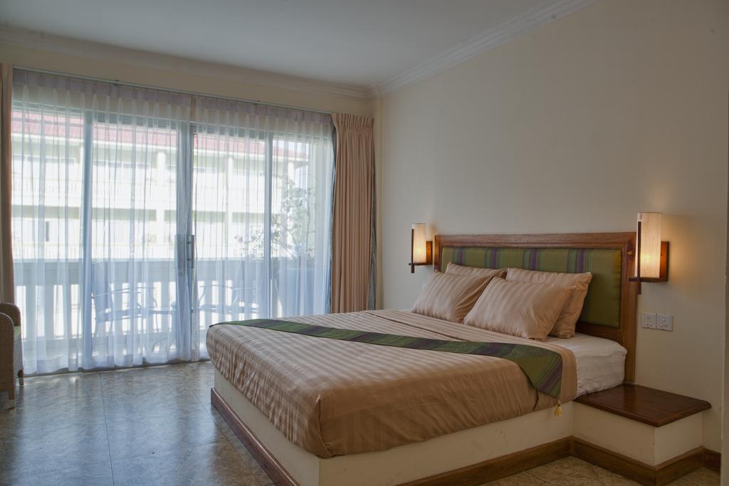 Yolanda Hotel سيهانوكفيل الغرفة الصورة